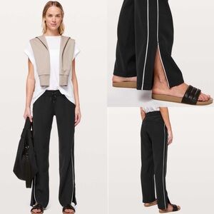 Lululemon On the Right Track Pant
Black / Light Ivory!